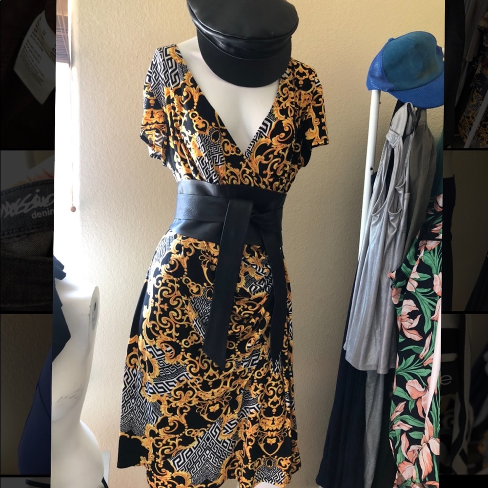 Versace inspired yellow and gold dress by Joseph Ribikoff in a size 16